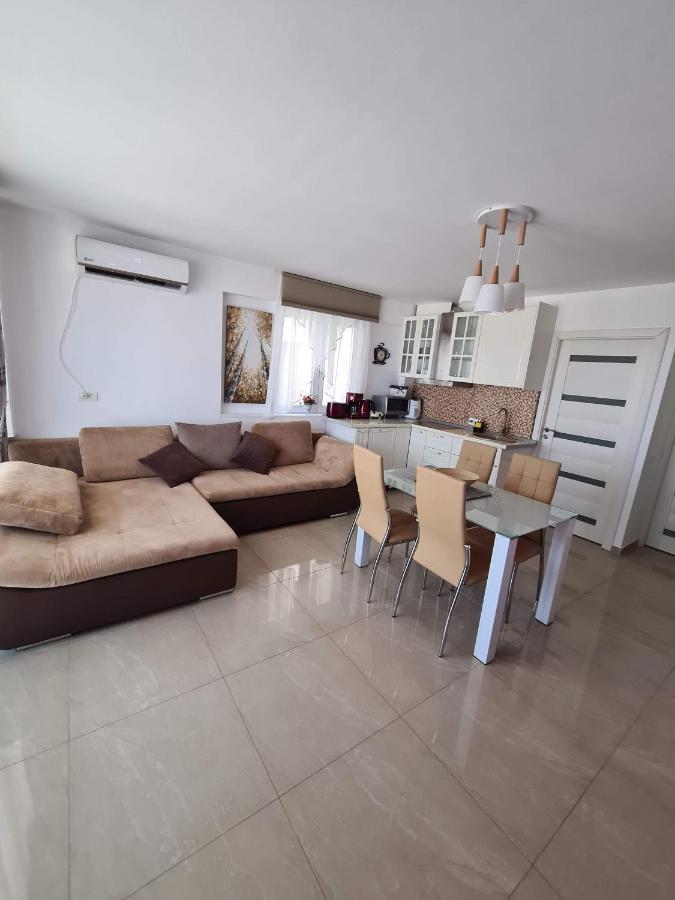 Ferienwohnung Briza Pe Promenada Năvodari Exterior foto